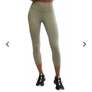 FP Movement Never Better Capri Leggings XL High Rise NWT Buttery Soft Activewear